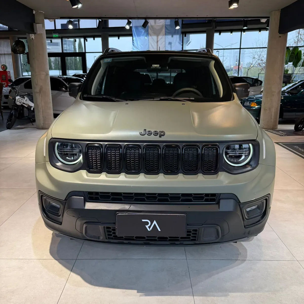 Mira esta publicación de Jeep Renegade 2022 en Motordil