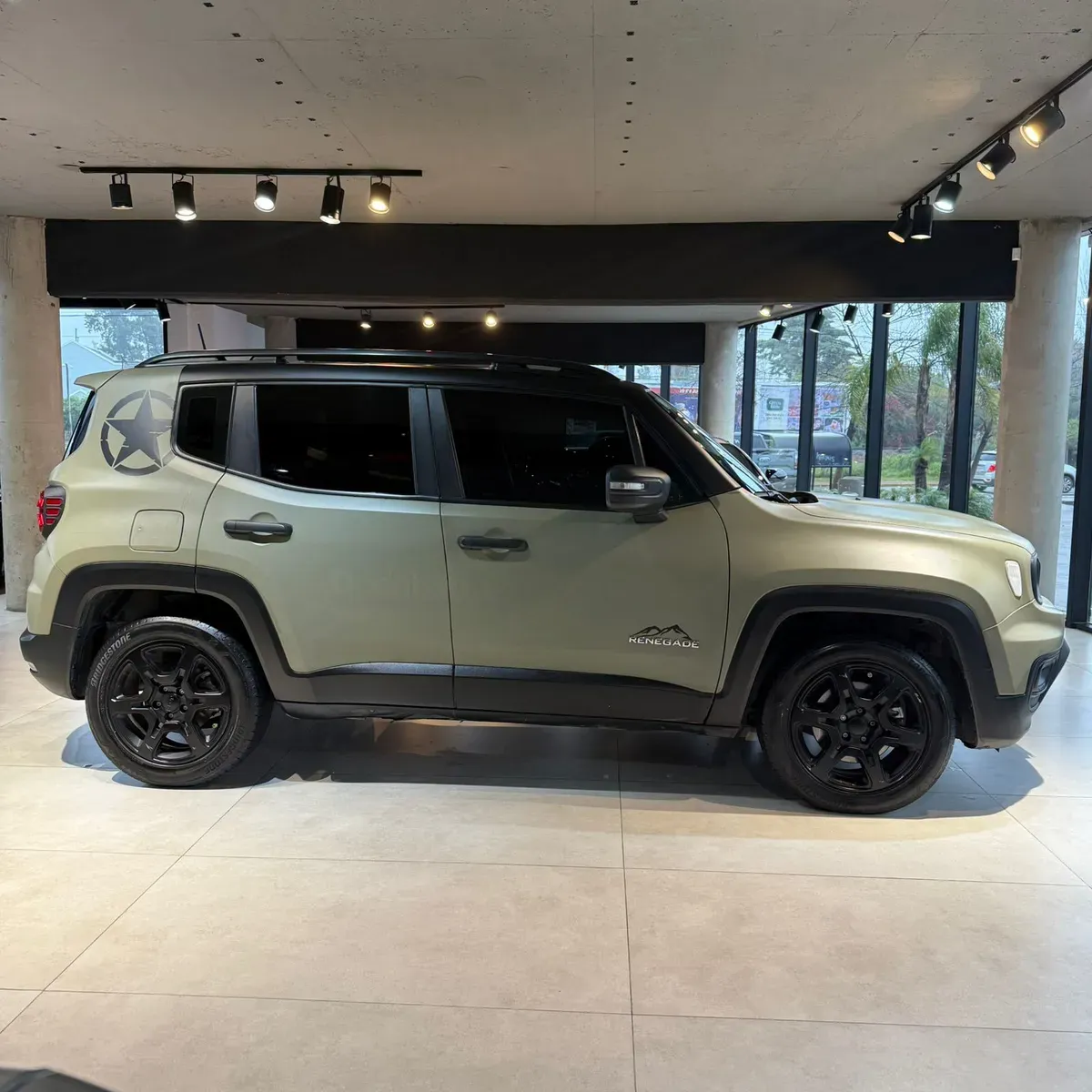 Mira esta publicación de Jeep Renegade 2022 en Motordil