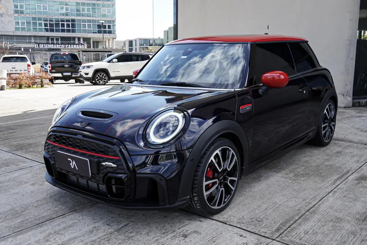 Mira esta publicación de Mini Cooper 2024 en Motordil