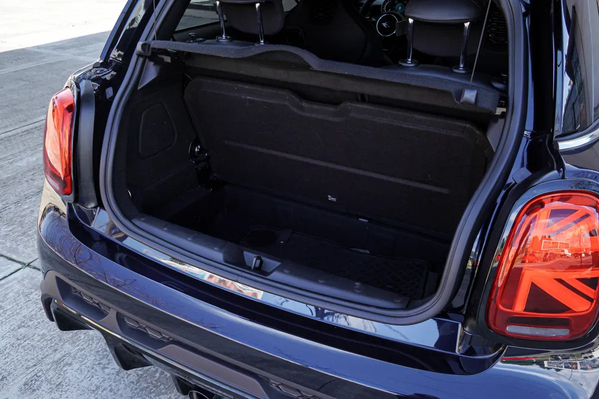 Mira esta publicación de Mini Cooper 2024 en Motordil