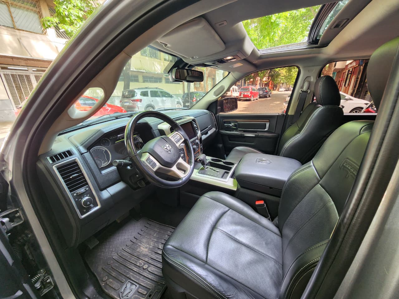 Mira esta publicación de RAM 1500 2022 en Motordil