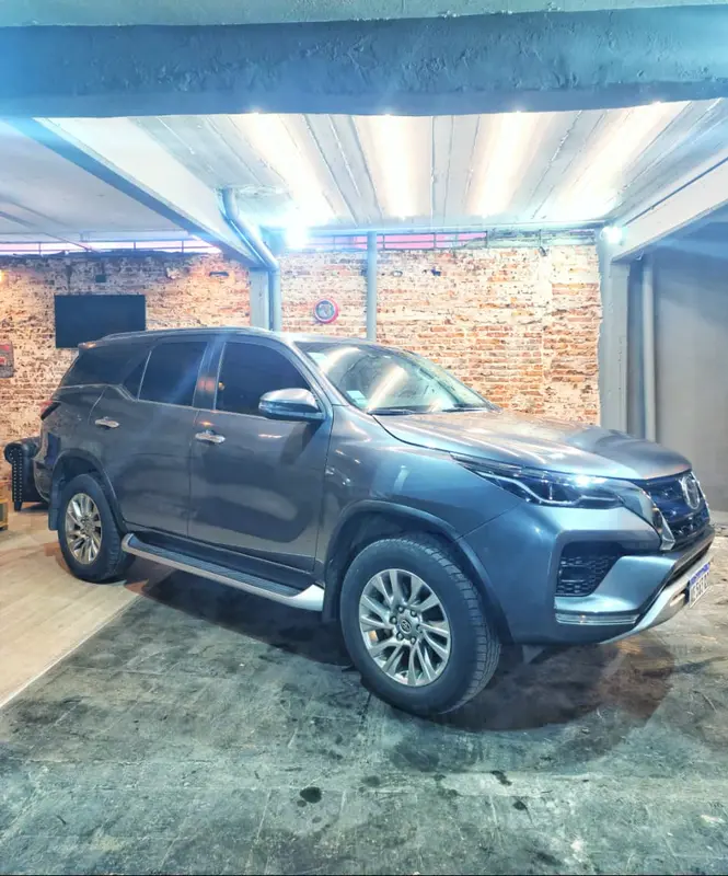 Mira esta publicación de Toyota SW4 2020 en Motordil