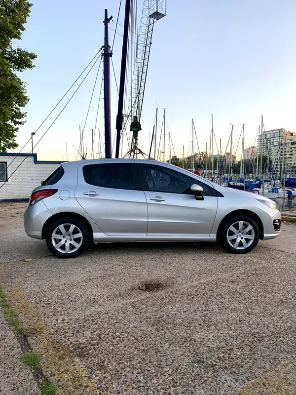 Mira esta publicación de Peugeot 308 2017 en Motordil