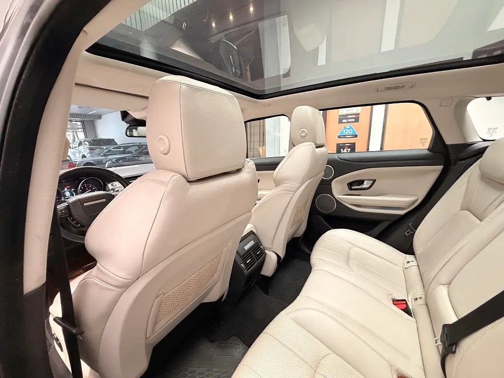 Mira esta publicación de Land Rover Range Rover Evoque 2016 en Motordil