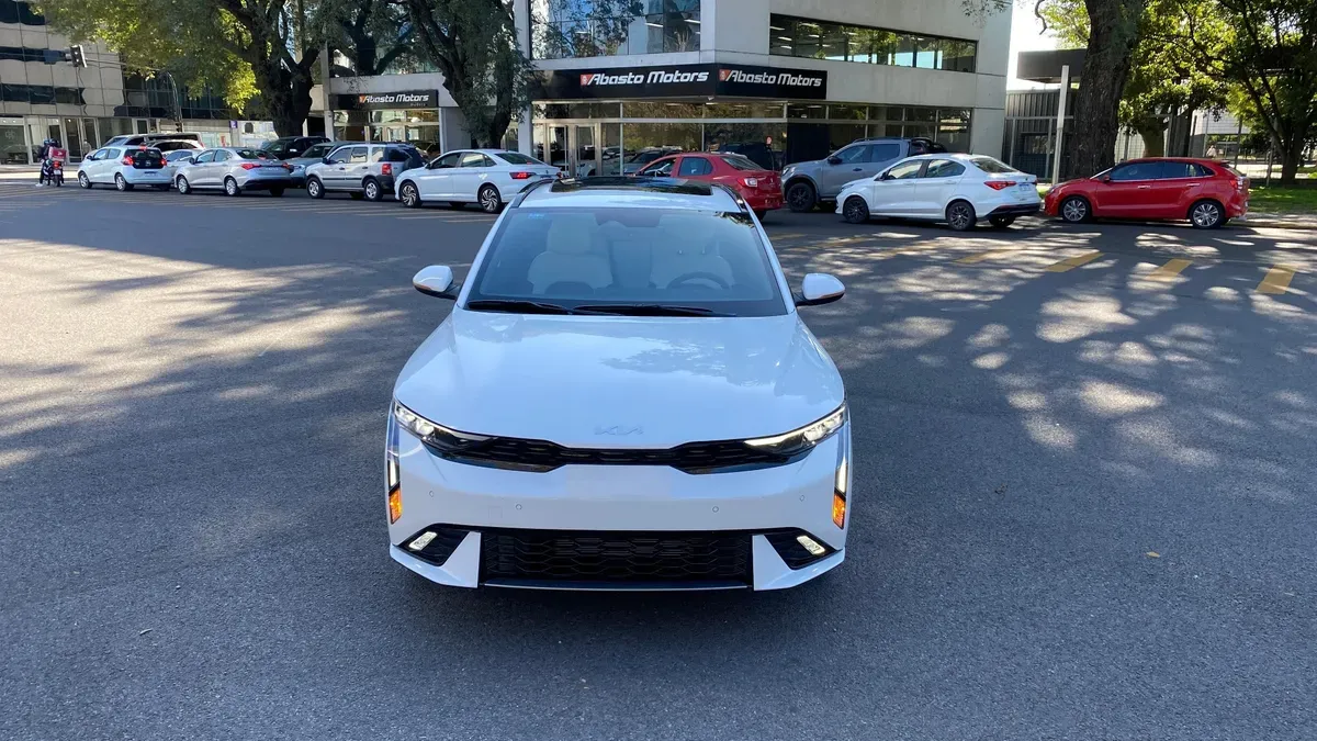 Mira esta publicación de KIA K3 2025 en Motordil