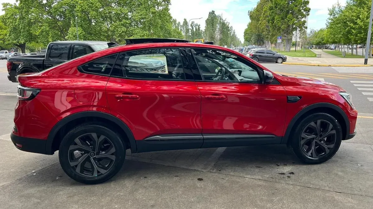 Mira esta publicación de Renault Arkana 2025 en Motordil