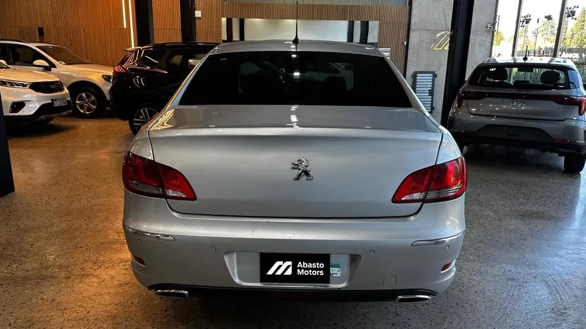 Mira esta publicación de Peugeot 408 2012 en Motordil