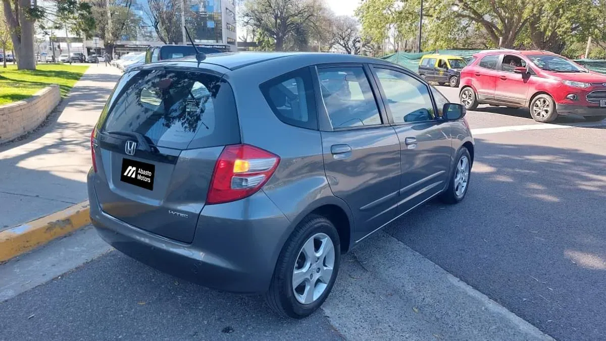 Mira esta publicación de Honda FIT 2010 en Motordil