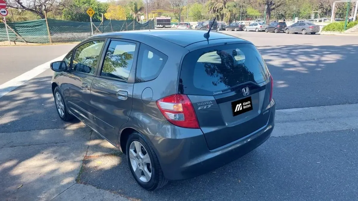 Mira esta publicación de Honda FIT 2010 en Motordil