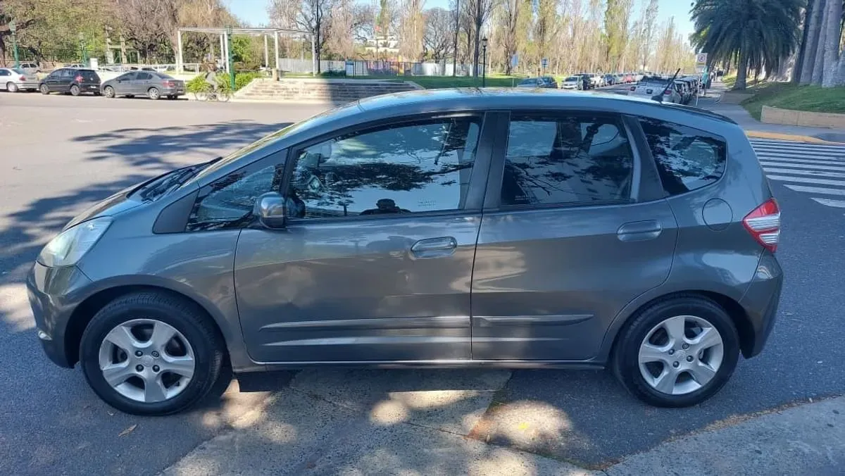 Mira esta publicación de Honda FIT 2010 en Motordil