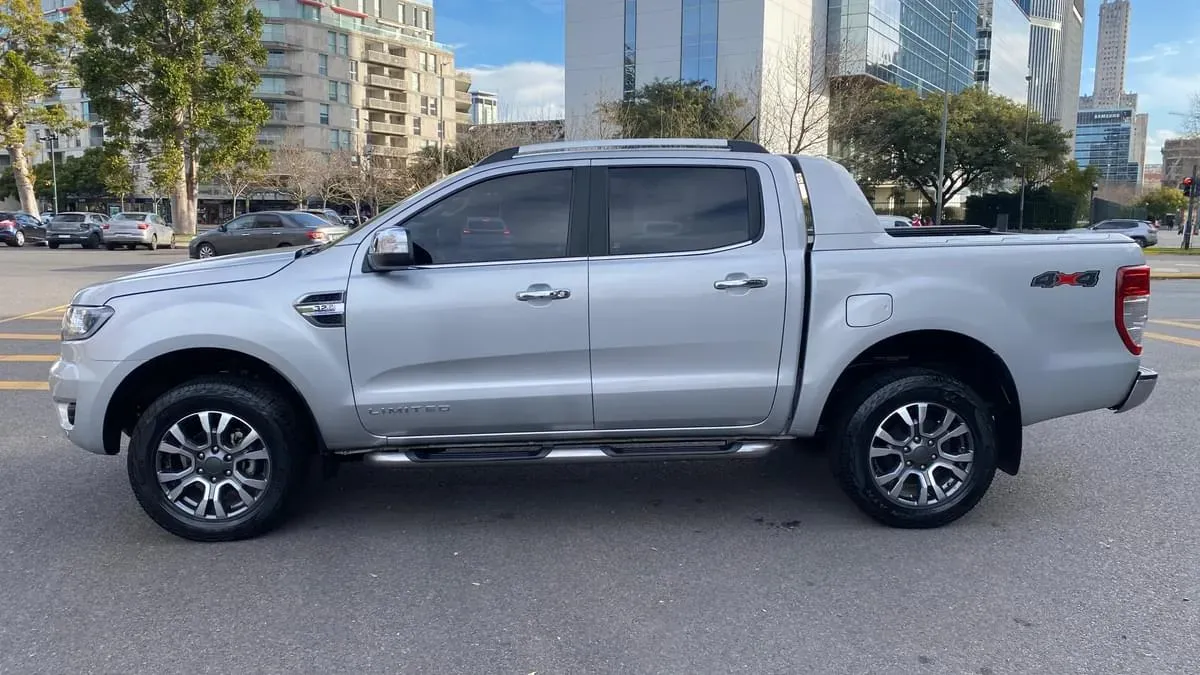 Mira esta publicación de Ford Ranger 2023 en Motordil