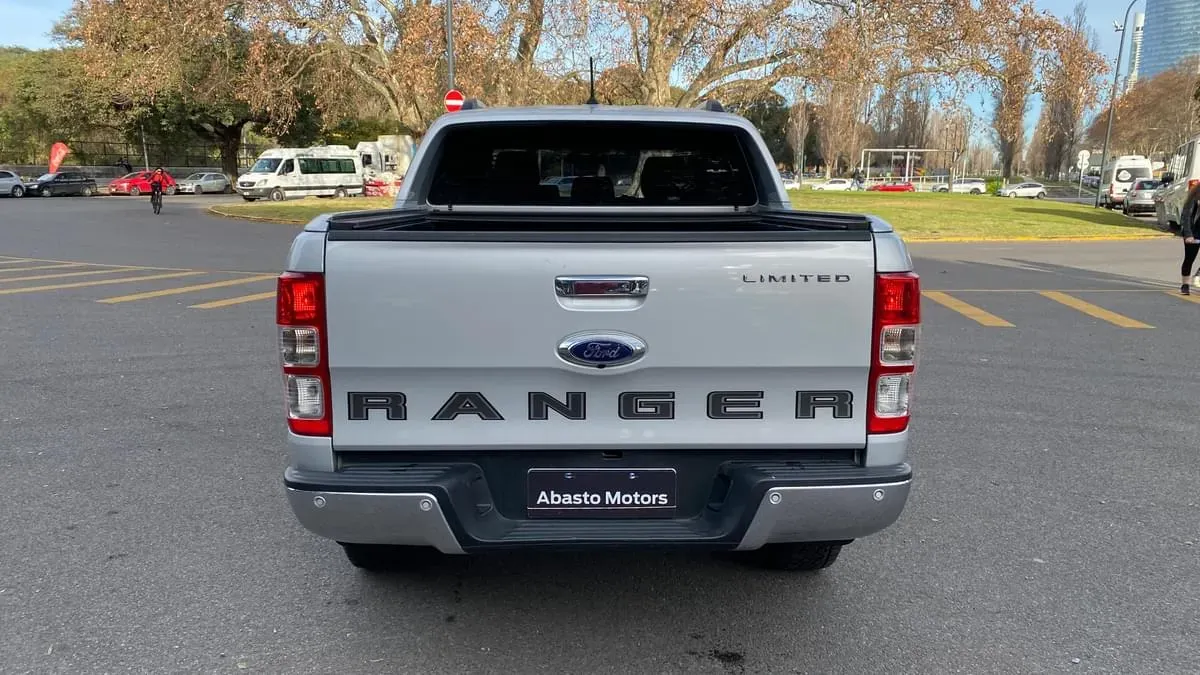 Mira esta publicación de Ford Ranger 2023 en Motordil