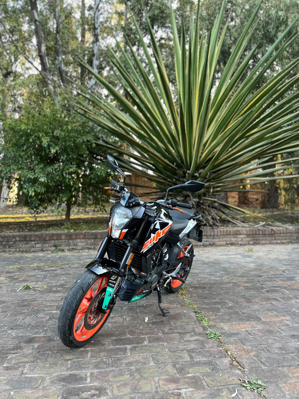 Mira esta publicación de KTM Duke 200 Naked 2019 en Motordil