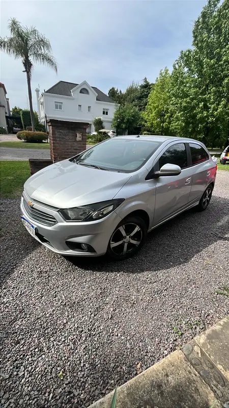 Mira esta publicación de Chevrolet Onix 2018 en Motordil