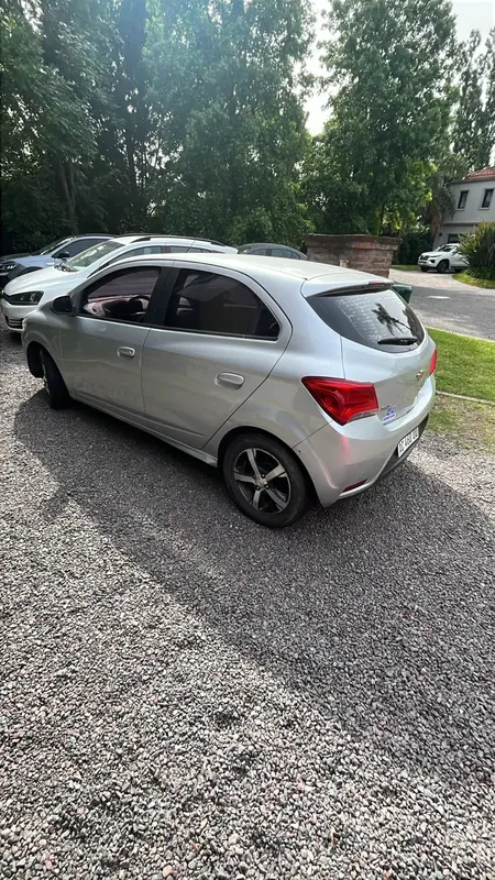 Mira esta publicación de Chevrolet Onix 2018 en Motordil