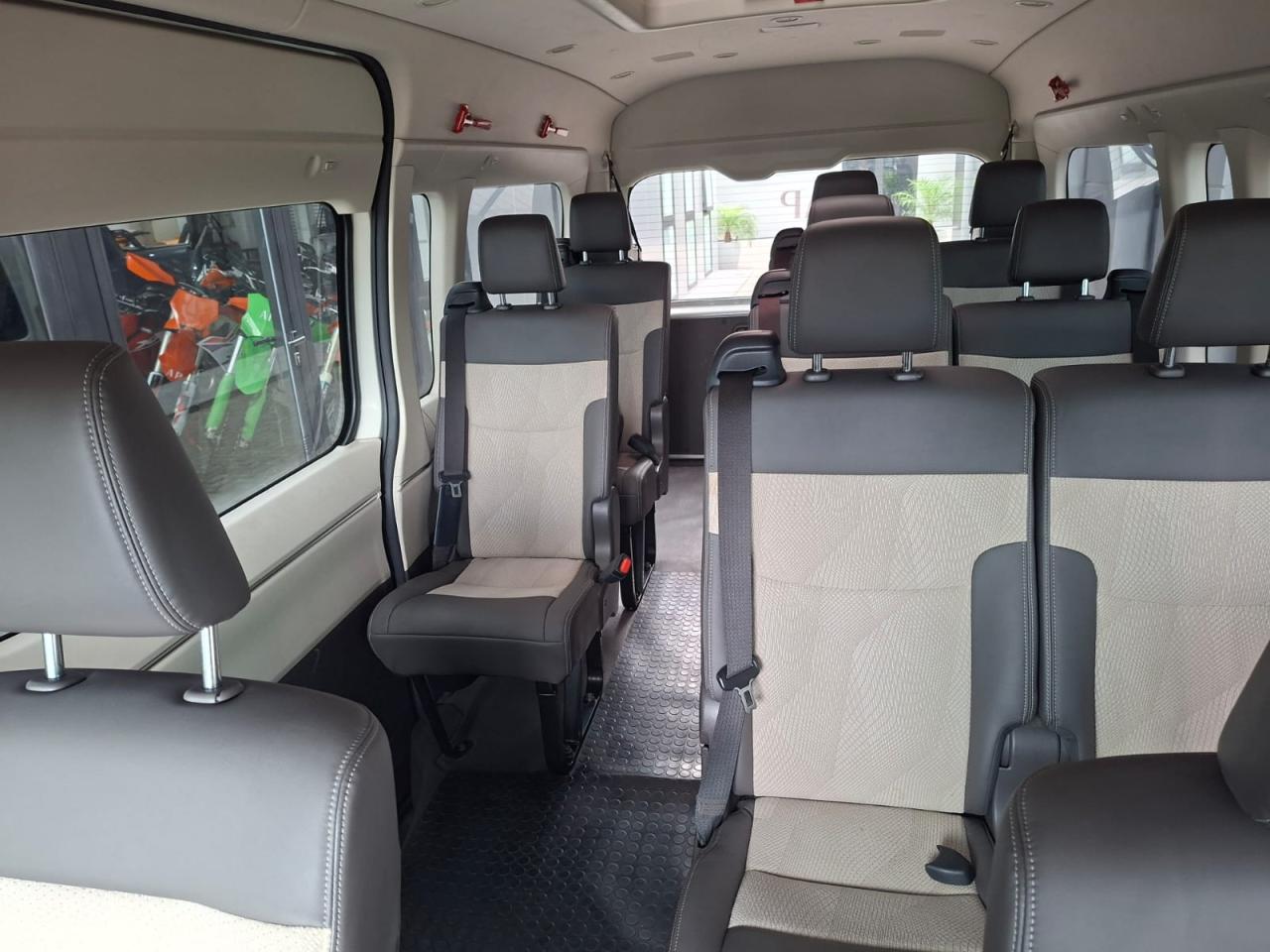 Mira esta publicación de Toyota Hiace 2021 en Motordil