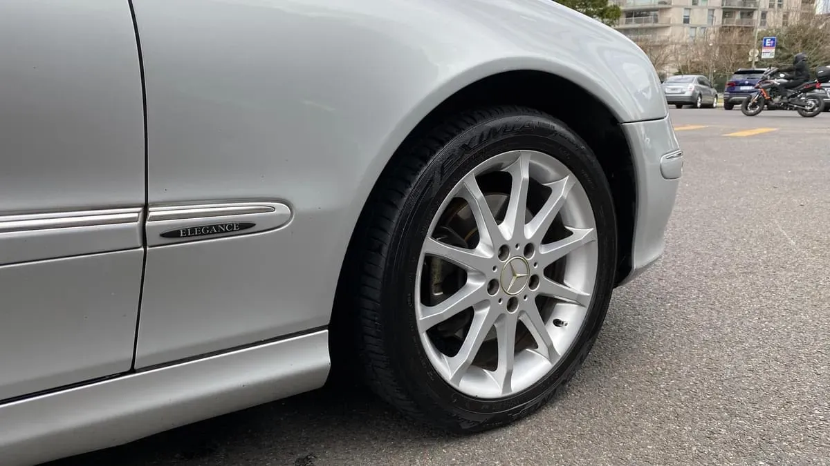 Mira esta publicación de Mercedes Benz CLK 2004 en Motordil