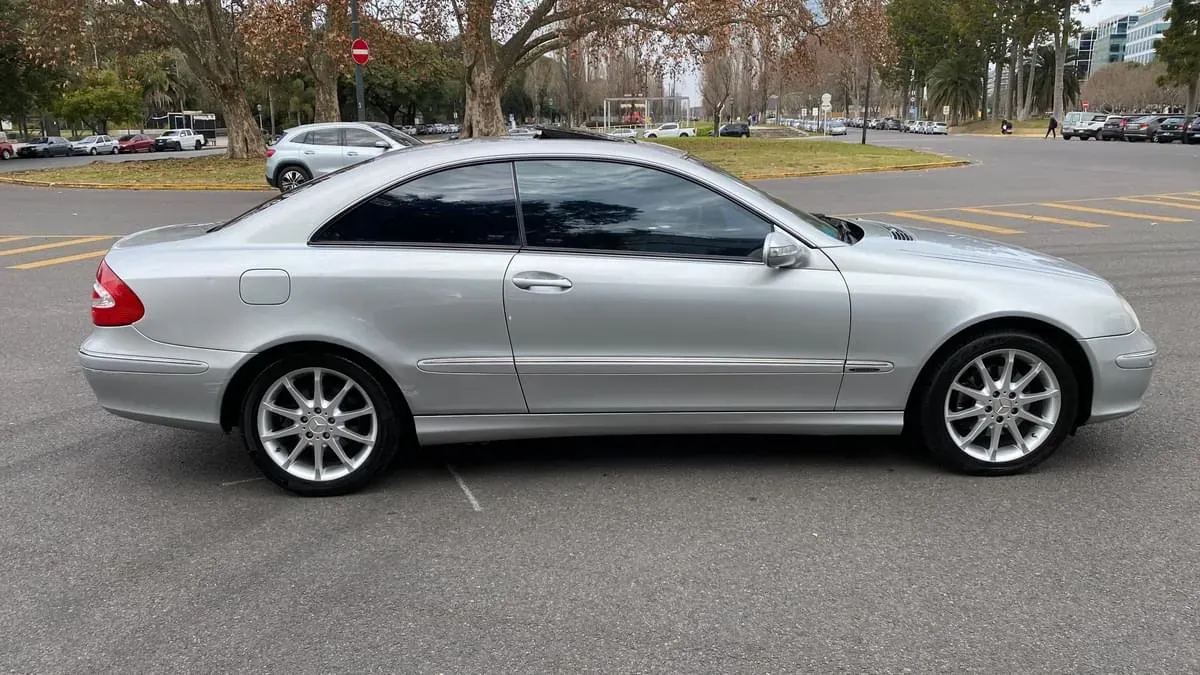 Mira esta publicación de Mercedes Benz CLK 2004 en Motordil