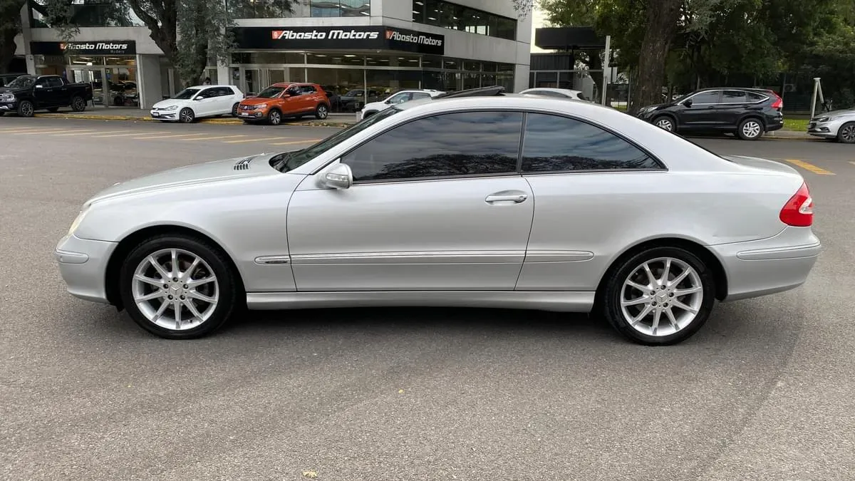 Mira esta publicación de Mercedes Benz CLK 2004 en Motordil
