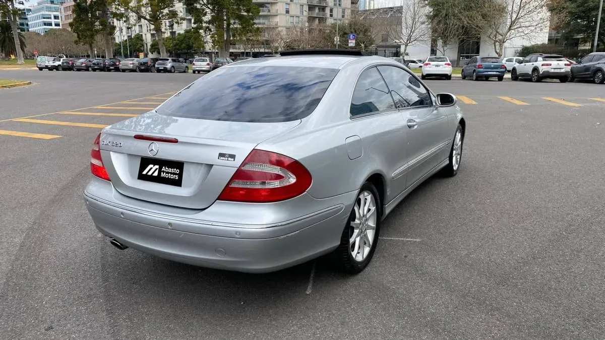 Mira esta publicación de Mercedes Benz CLK 2004 en Motordil
