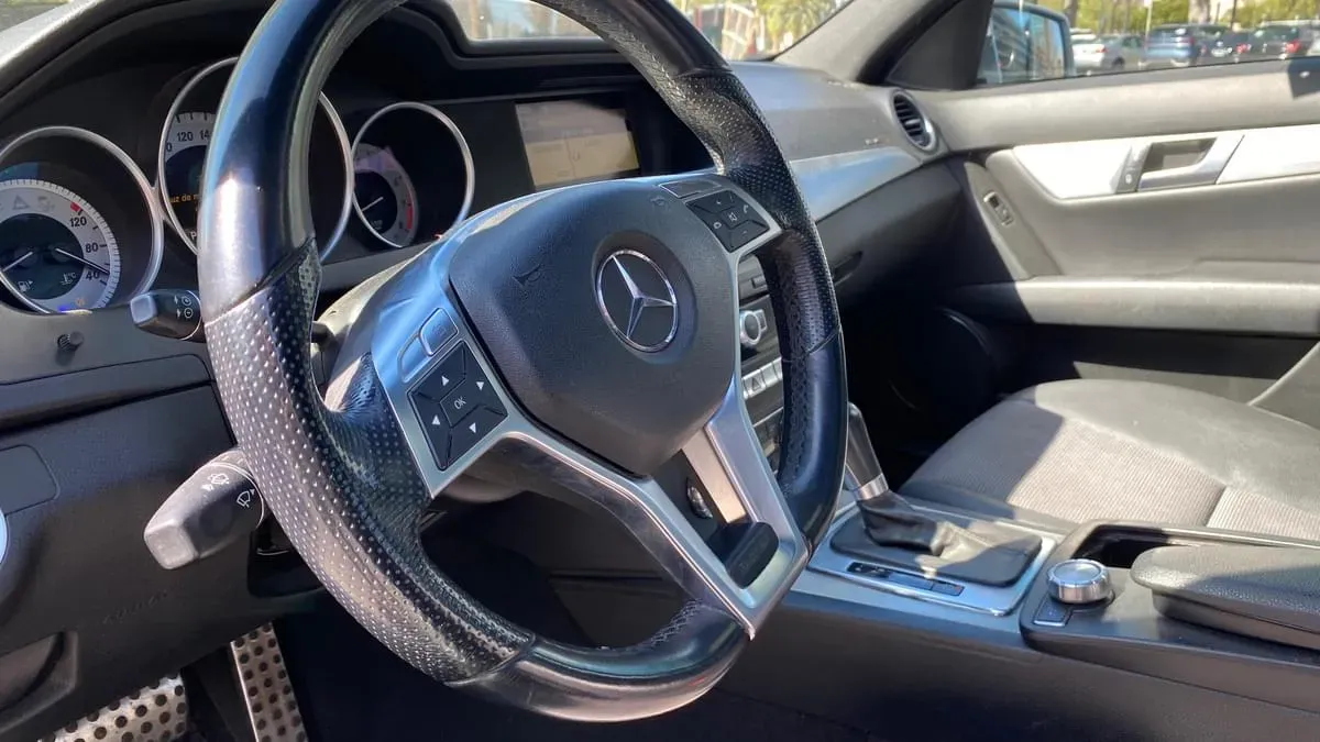 Mira esta publicación de Mercedes Benz Clase C 2012 en Motordil