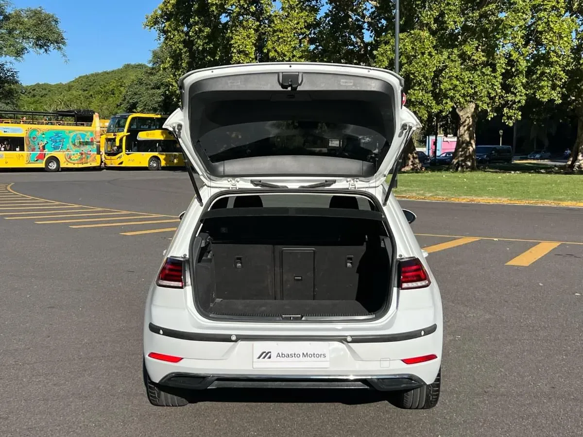 Mira esta publicación de Volkswagen Golf 2019 en Motordil