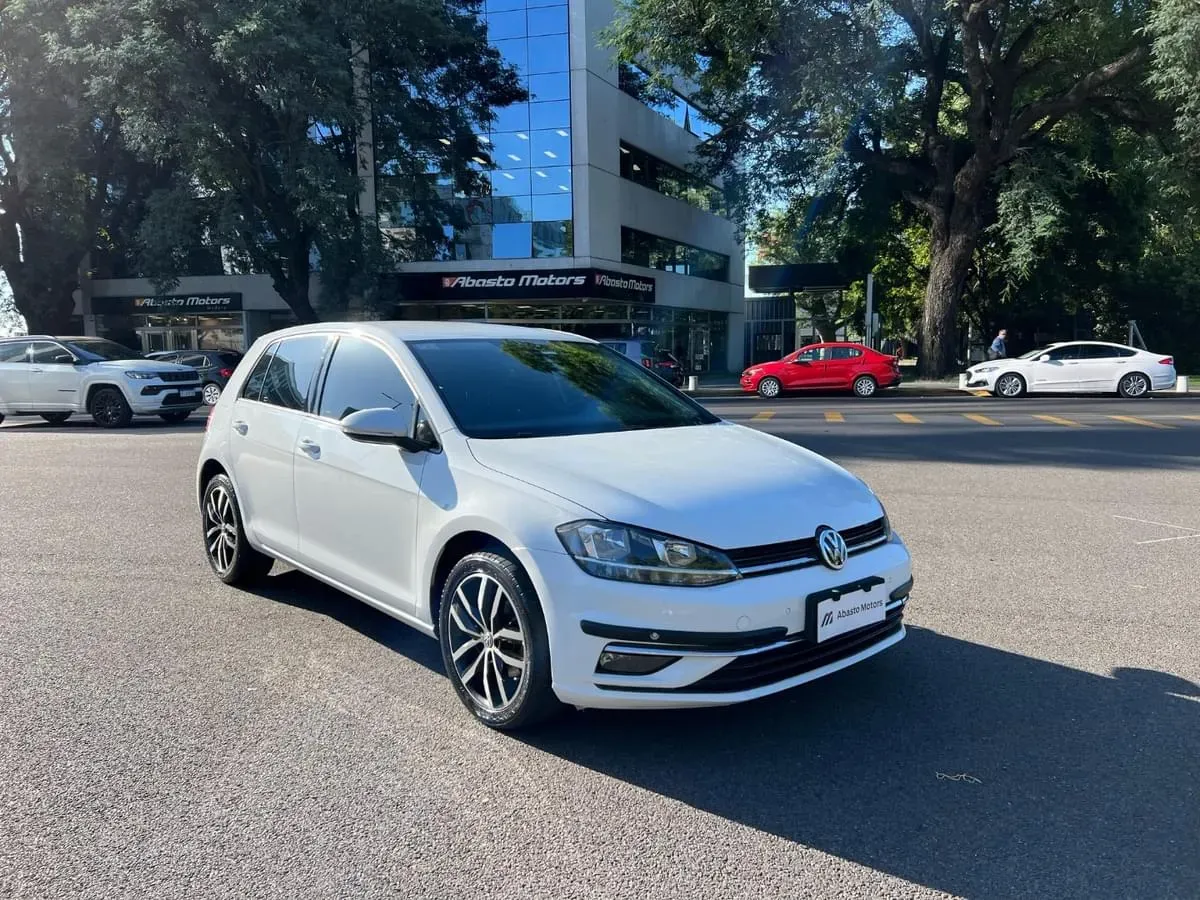 Mira esta publicación de Volkswagen Golf 2019 en Motordil
