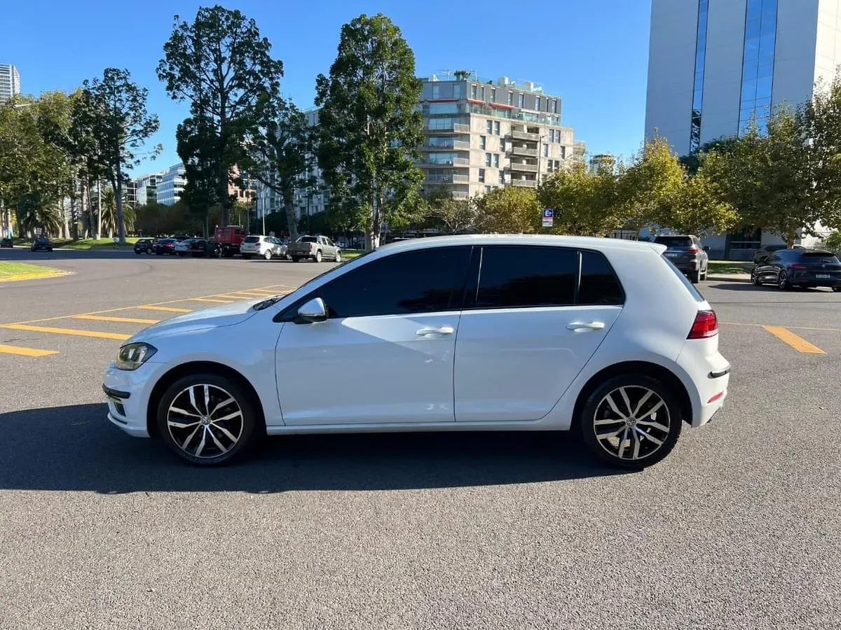 Mira esta publicación de Volkswagen Golf 2019 en Motordil
