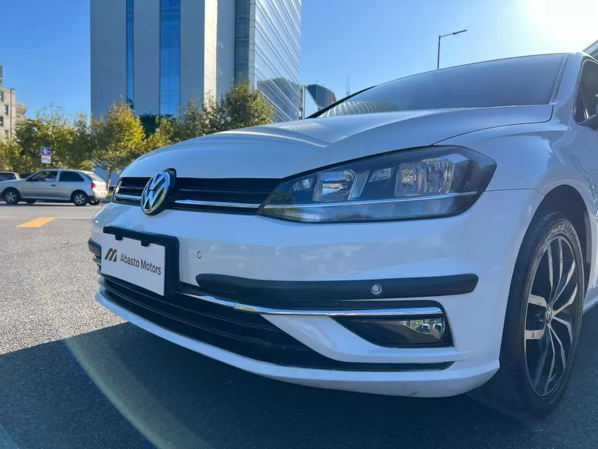 Mira esta publicación de Volkswagen Golf 2019 en Motordil