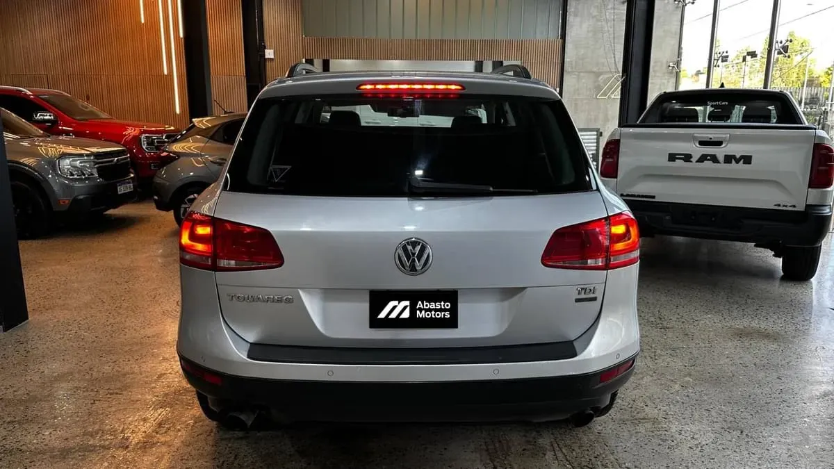 Mira esta publicación de Volkswagen Touareg 2013 en Motordil