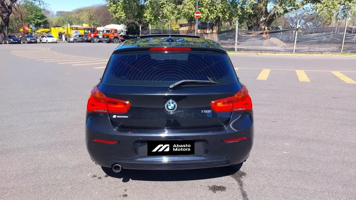 Mira esta publicación de BMW Serie 1 2017 en Motordil