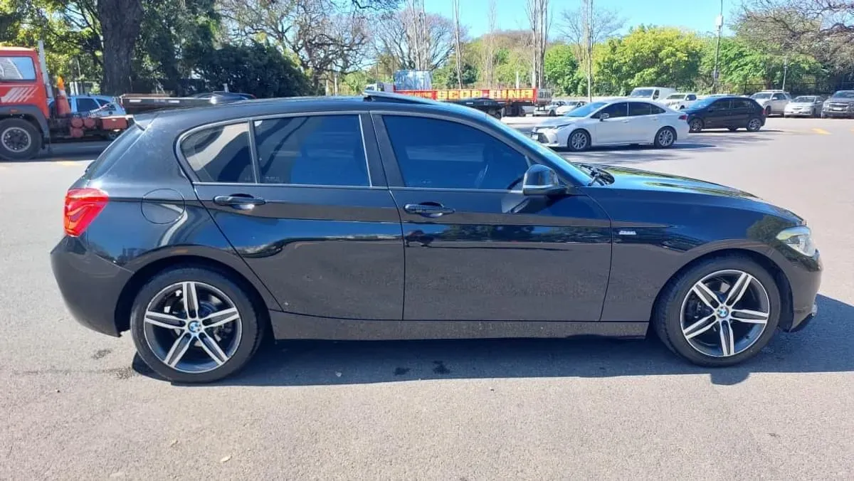 Mira esta publicación de BMW Serie 1 2017 en Motordil