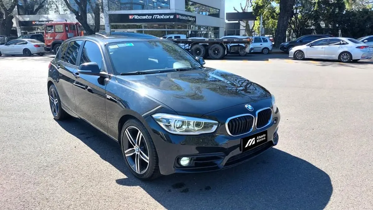 Mira esta publicación de BMW Serie 1 2017 en Motordil