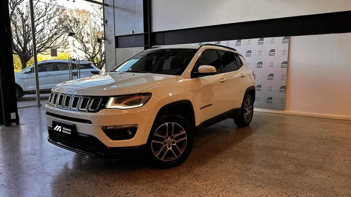 Mira esta publicación de Jeep Compass 2021 en Motordil