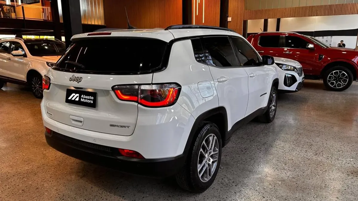 Mira esta publicación de Jeep Compass 2021 en Motordil