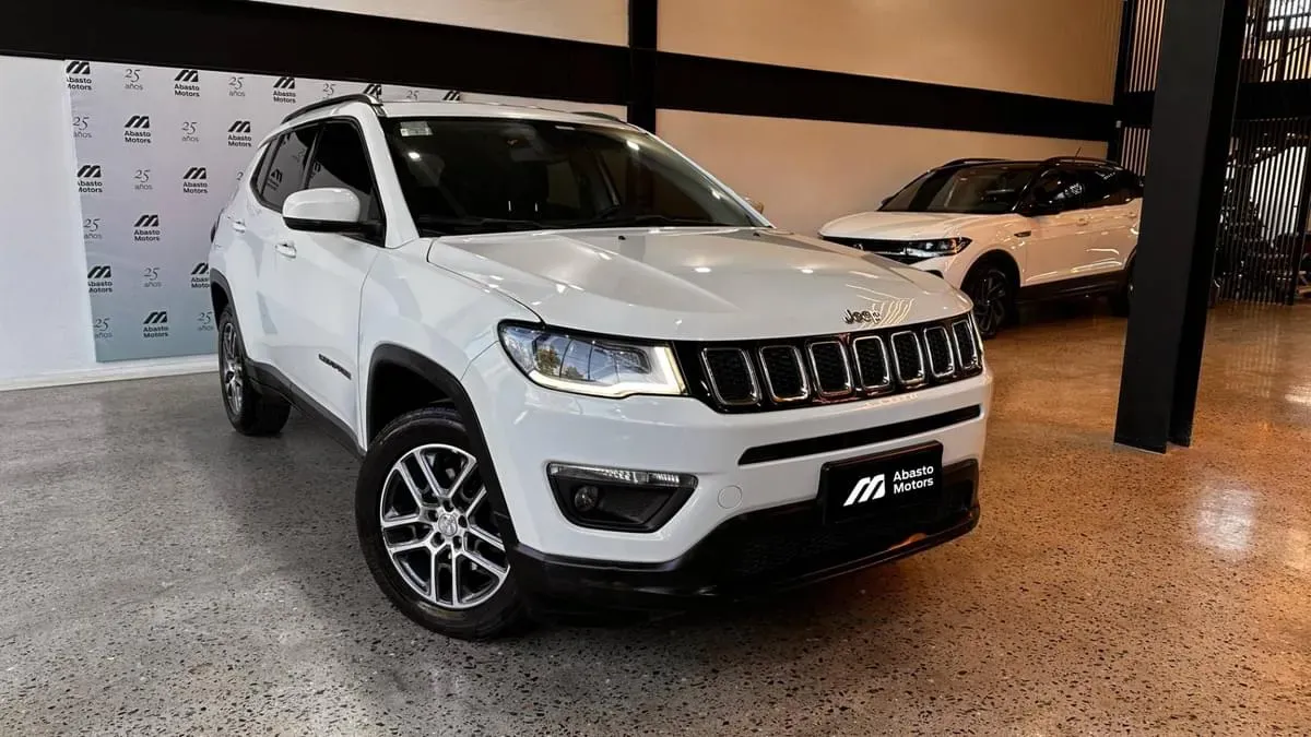 Mira esta publicación de Jeep Compass 2021 en Motordil