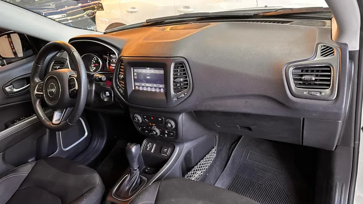 Mira esta publicación de Jeep Compass 2021 en Motordil