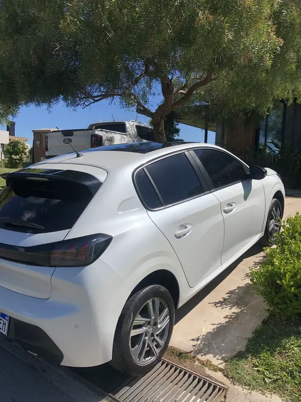 Mira esta publicación de Peugeot 208 2023 en Motordil