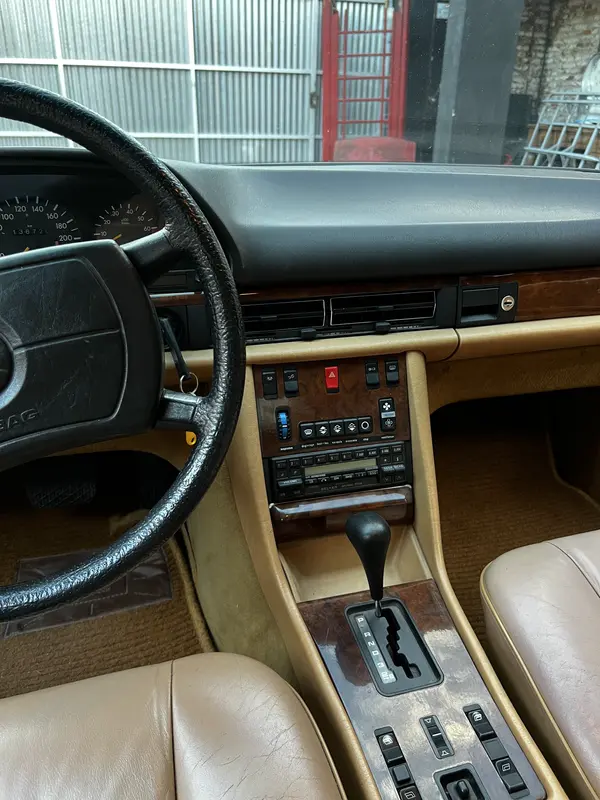 Mira esta publicación de Mercedes Benz 380 1983 en Motordil