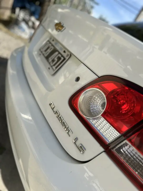 Mira esta publicación de Chevrolet Classic 2015 en Motordil