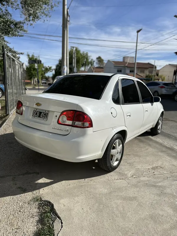 Mira esta publicación de Chevrolet Classic 2015 en Motordil