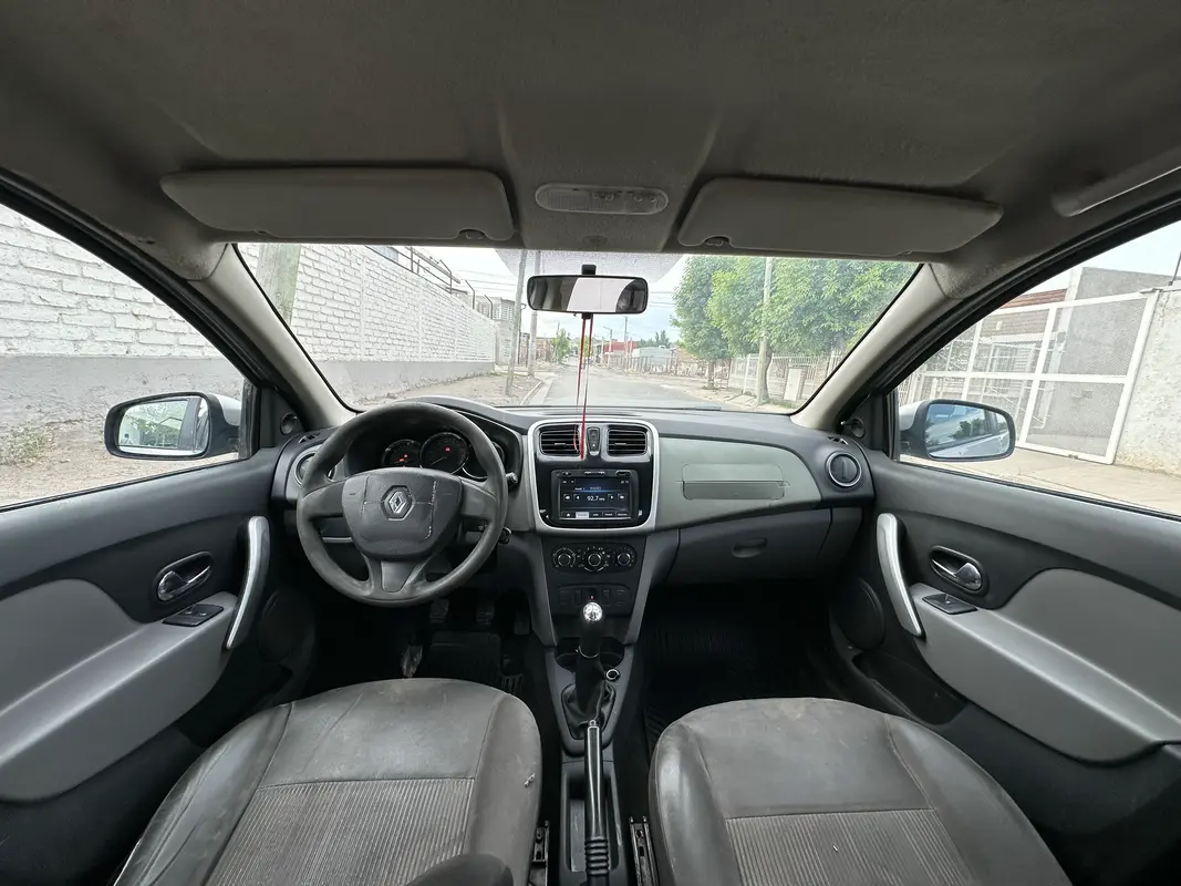 Mira esta publicación de Renault Logan 2013 en Motordil