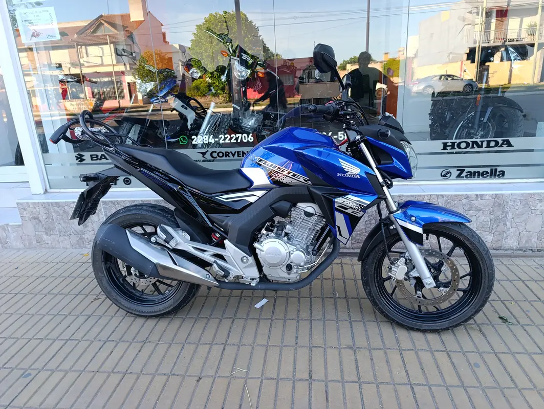 Mira esta publicación de Honda CB 250 2022 en Motordil