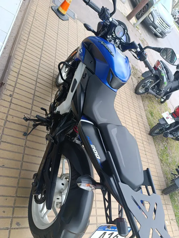 Mira esta publicación de Bajaj Rouser 200 NS 2022 en Motordil