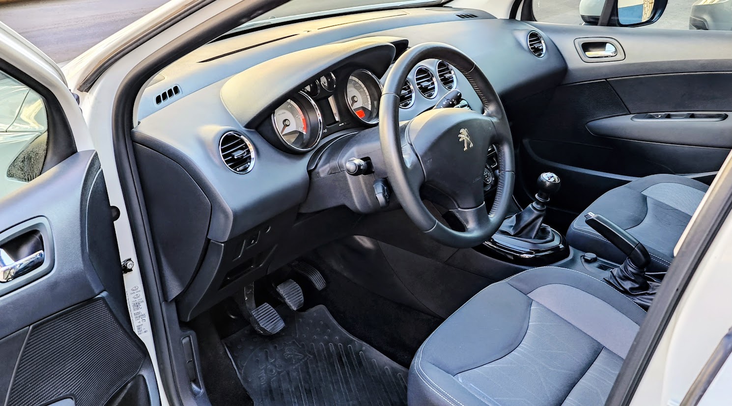 Mira esta publicación de Peugeot 308 2019 en Motordil