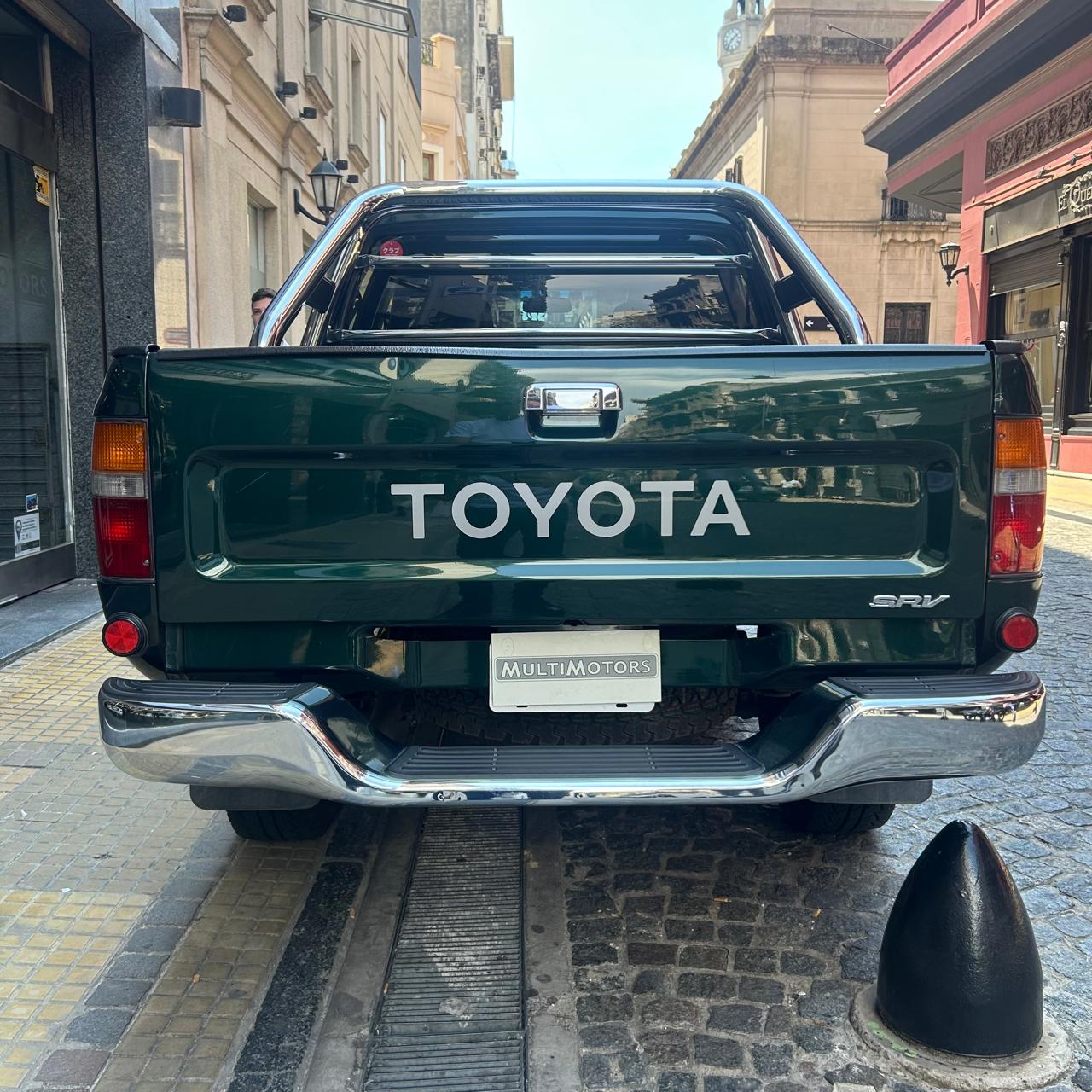Mira esta publicación de Toyota Hilux 2001 en Motordil