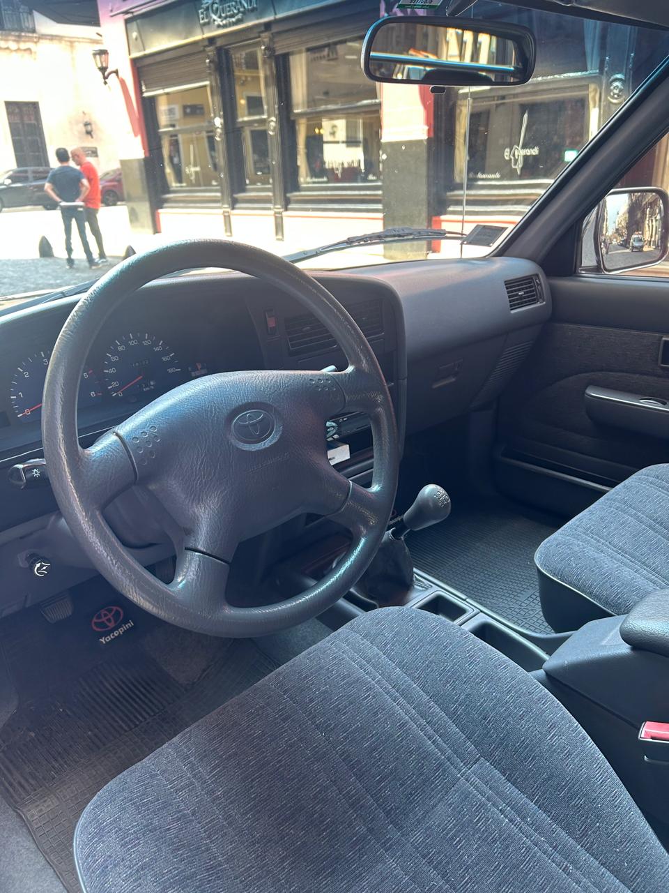 Mira esta publicación de Toyota Hilux 2001 en Motordil