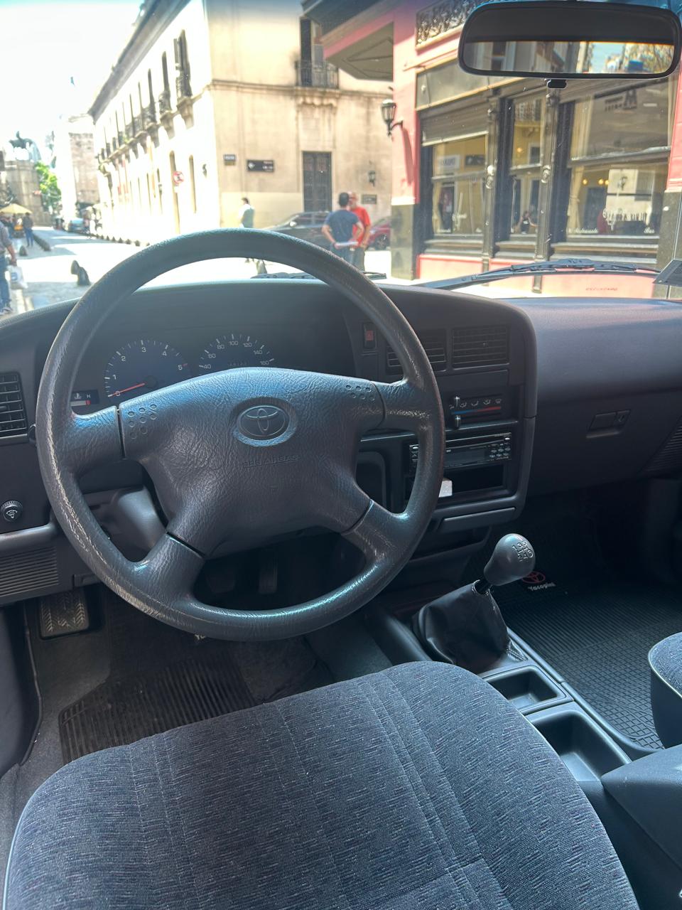 Mira esta publicación de Toyota Hilux 2001 en Motordil