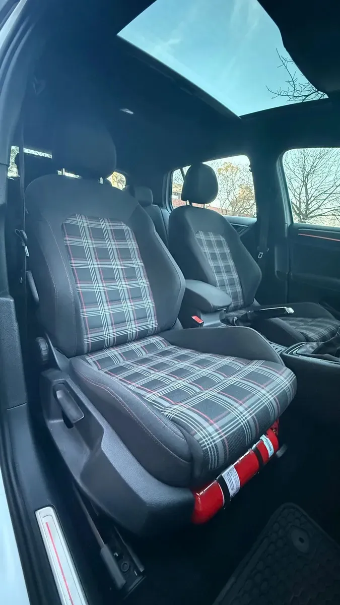 Mira esta publicación de Volkswagen Golf 2019 en Motordil