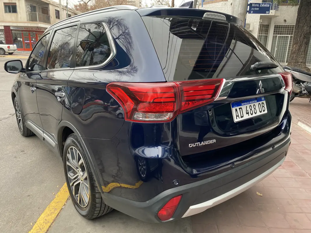 Mira esta publicación de Mitsubishi Outlander 2018 en Motordil